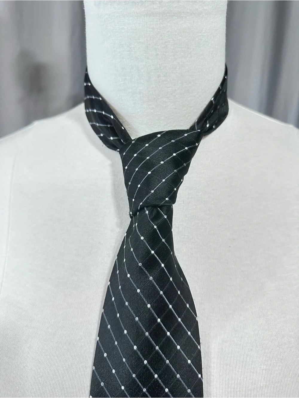 Classic Black Diamond-Grid Men's Tie